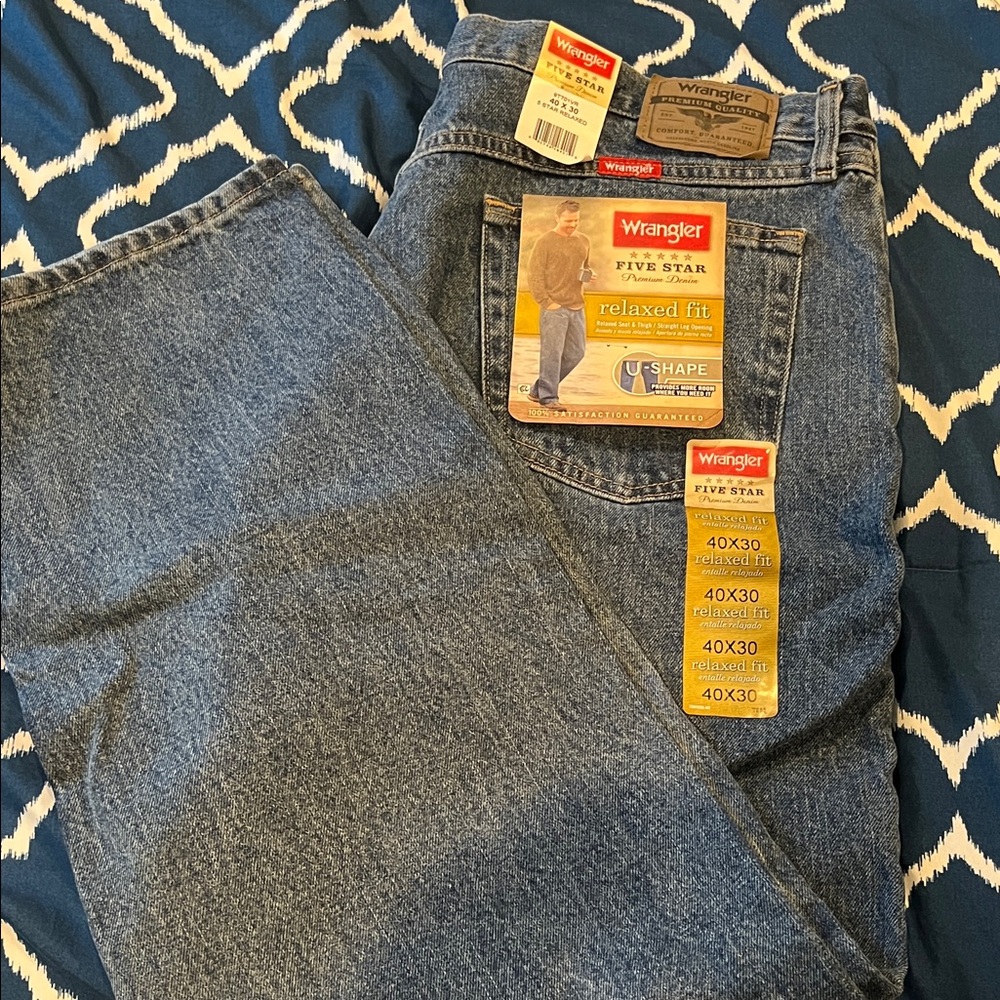 Wrangler Men's Classic Indigo Relaxed Jeans